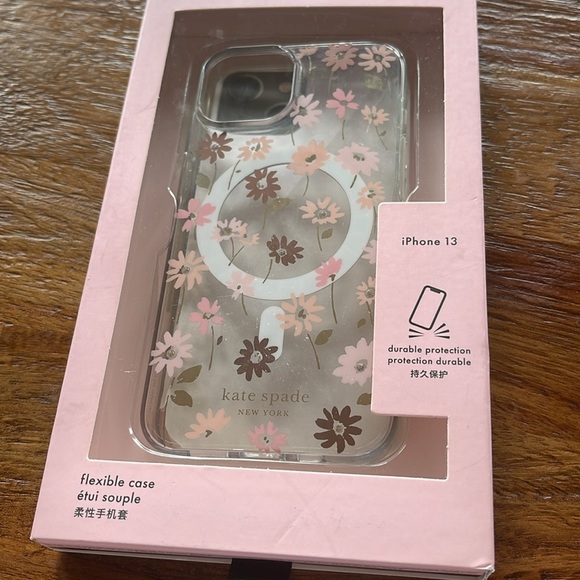 NIB Kate Spade iPhone 13 Flexible MagSafe Case - Picture 3 of 4